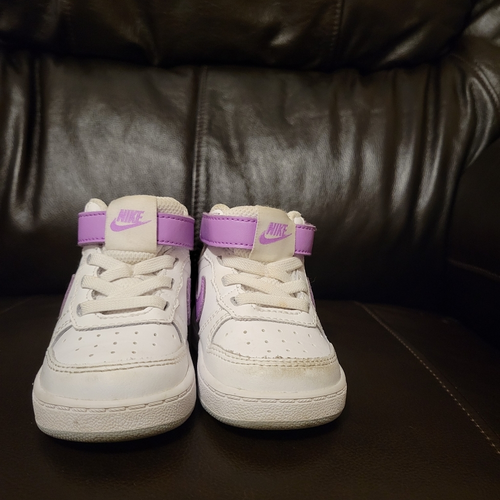 Toddler Nike hightops girl